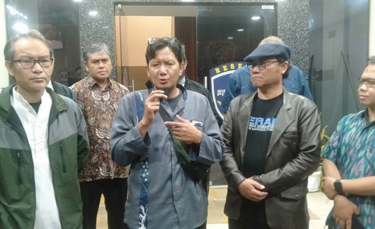 Ampuh Laporkan Abu Janda Ke Ditsibber Polda Jabar, Atas Dugaan Ujaran Kebencian “Jabar Darurat Kristenpobia”