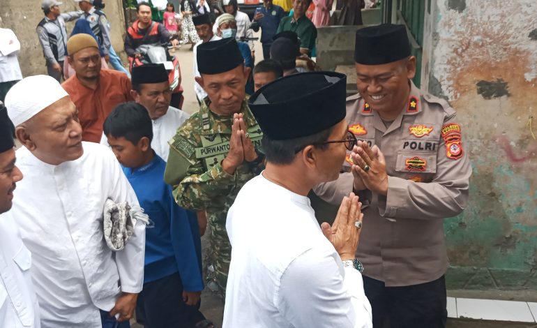 JUM’AT KELILING BUPATI BANDUNG DI DESA MAJAKERTA: LANCAR PROGRAM BESTI, INSENTIF GURU NGAJI, SERAHKAN SANTUNAN ANAK YATIM